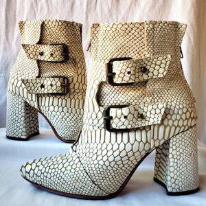 Freebird By Steven Joey Womens Leather Snake Embossed Boots Booties IvorySize 8